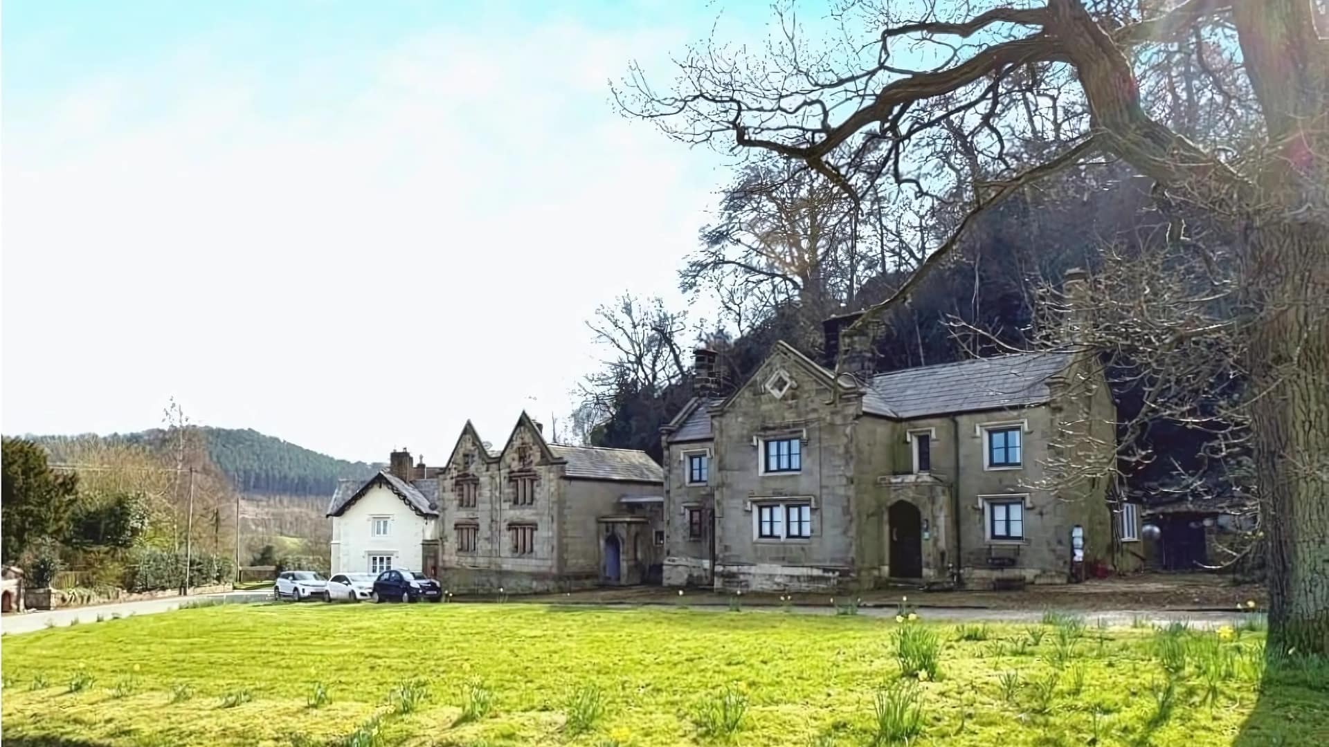 A charming one bedroom property on the Bolesworth estate overlooking the village green at Harthill.