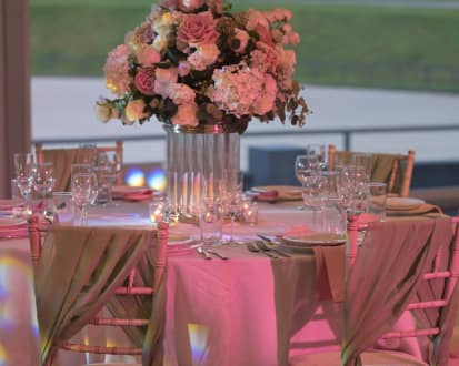 High-end wedding design by Kaka Events featuring luxurious and personalised settings.